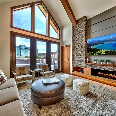 Luxury Three Bedroom Residence Steps From Heavenly Village Condo